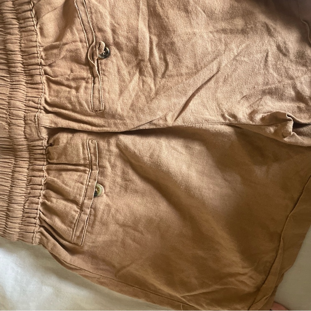Brown trouser shorts 

Comfortable - Picture 2 of 3